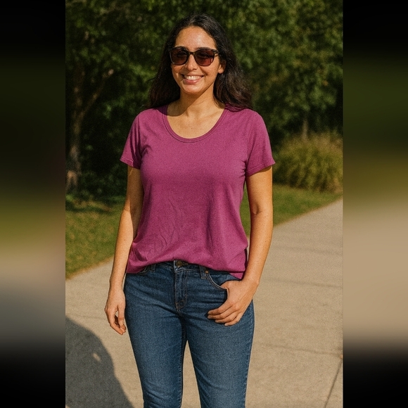 LuLaRoe Classic T-Shirt in Fuschia Pink - Size Medium - Picture 1 of 3